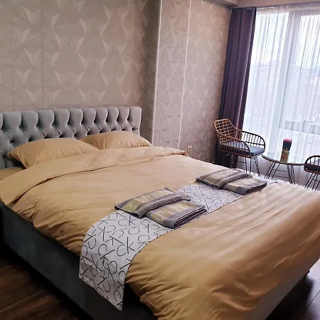 Stylish In Center Apartment